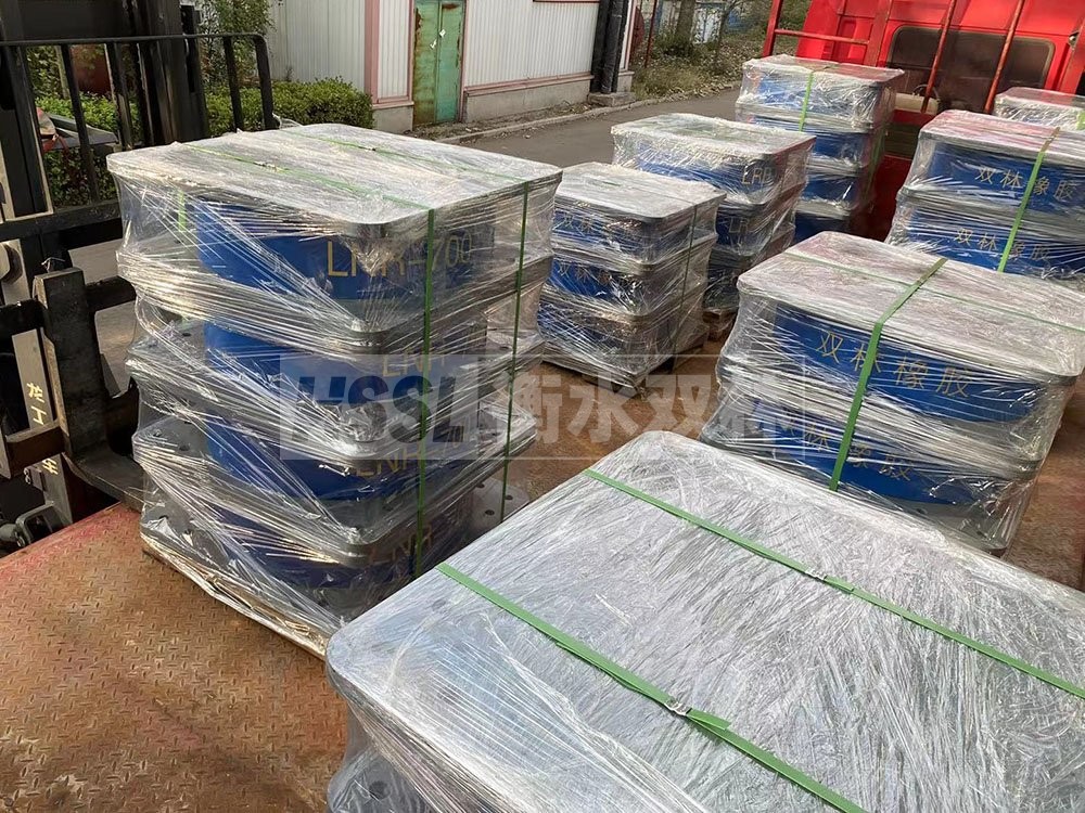 建筑楼梯橡胶隔震支座 方形隔震支座生产厂家 住宅隔震支座什么价格