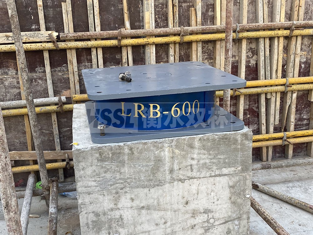 摩擦摆减隔震球型支座源头工厂 HDR400高阻尼橡胶支座多少钱 LNR600建筑隔震支座生产厂家